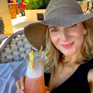 Meet your Posher, Megan